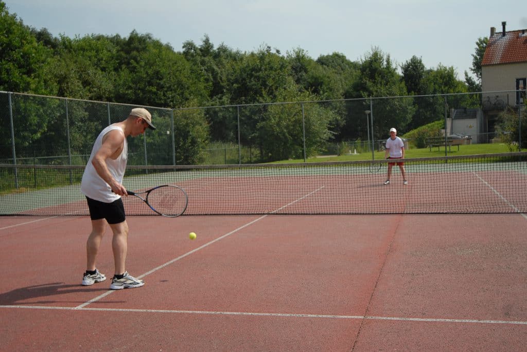 tennisbaan vakantiepark
