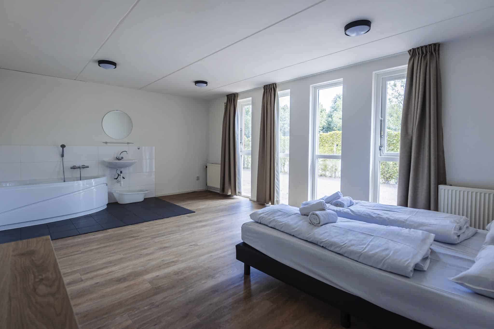 Vakantiepark-huisjes-'t-Broekhuis-Ewijk-vakantie-weekendje-weg-11